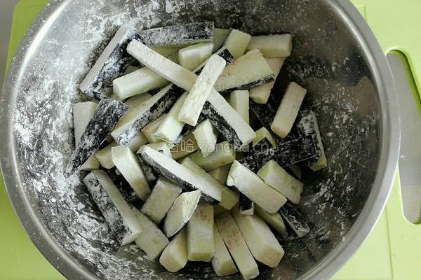 鱼香茄条的做法图解3
