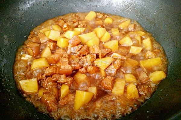 土豆烧五花肉的做法图解10