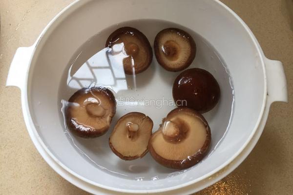 番茄蒸肉饼的做法图解1