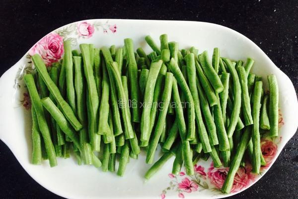 凉拌豇豆的做法图解2
