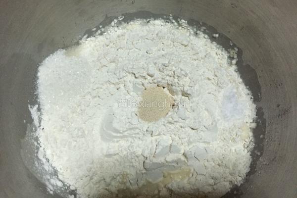鲜虾培根披萨（九寸）的做法图解2