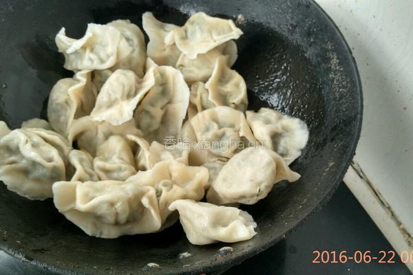 煎饺子的做法图解2