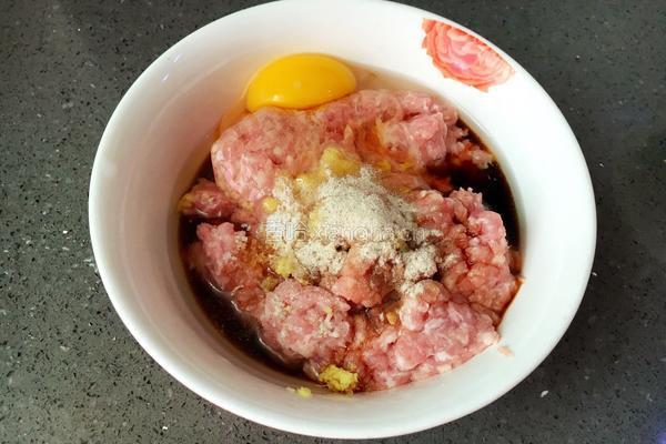 鲜肉馄饨的做法图解2