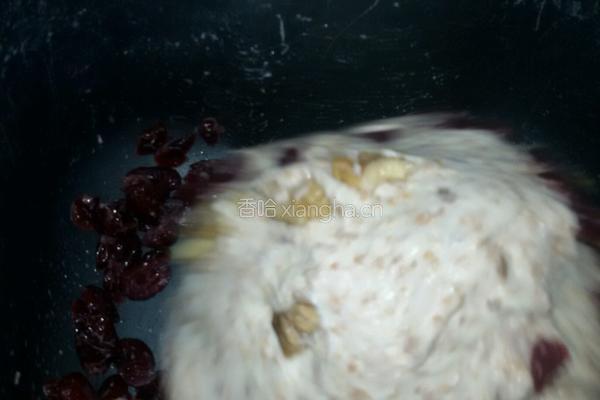 蔓越莓全麦欧包的做法图解2