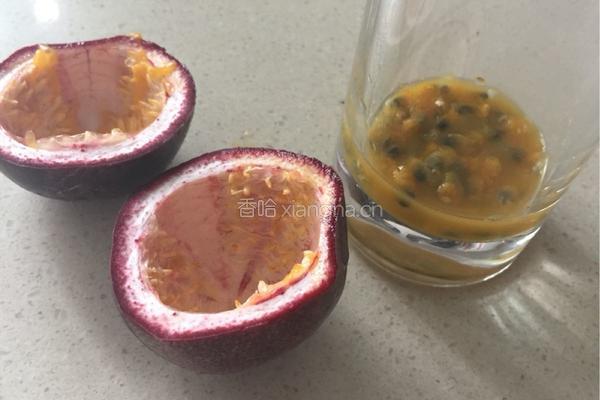 百香果蜂蜜水的做法图解3