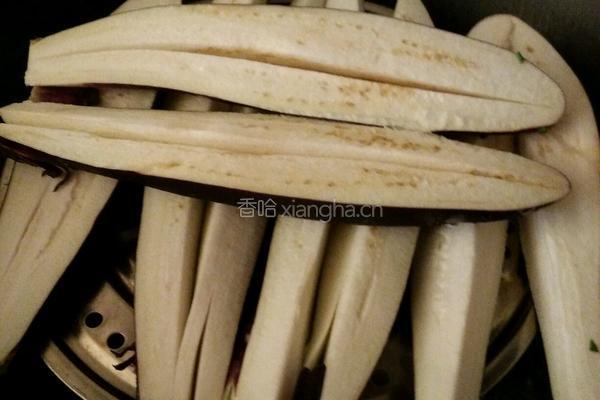 蒸茄子的做法图解1