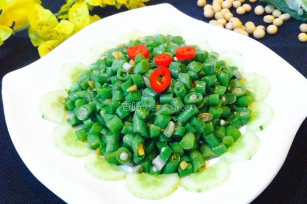 蒜香熬汁凉拌缸豆的做法图解1