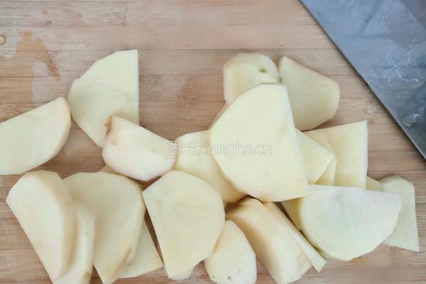 土豆炖豆角的做法图解2