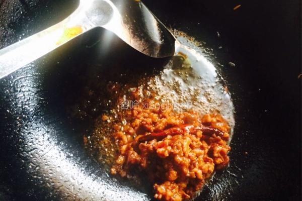 蔬菜肉酱面的做法图解4