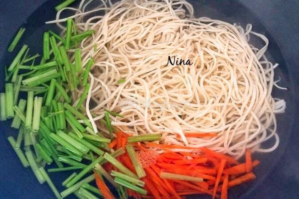 凉拌千张的做法图解2