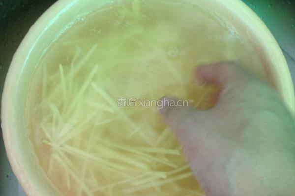 土豆丝炒瘦肉的做法图解4