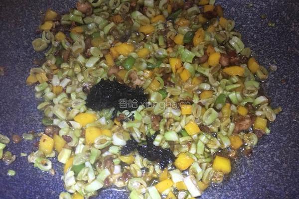 肉末豆角橄榄菜的做法图解5