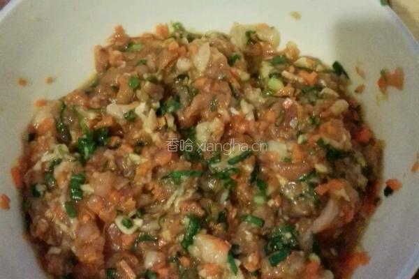胡萝卜猪肉馅水饺的做法图解4