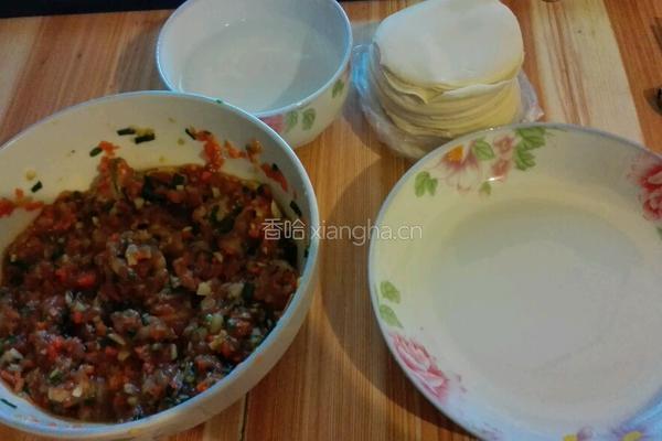 胡萝卜猪肉馅水饺的做法图解5