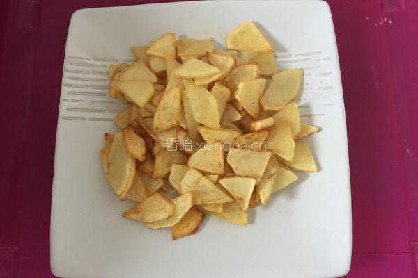 土豆片炒辣椒的做法图解2