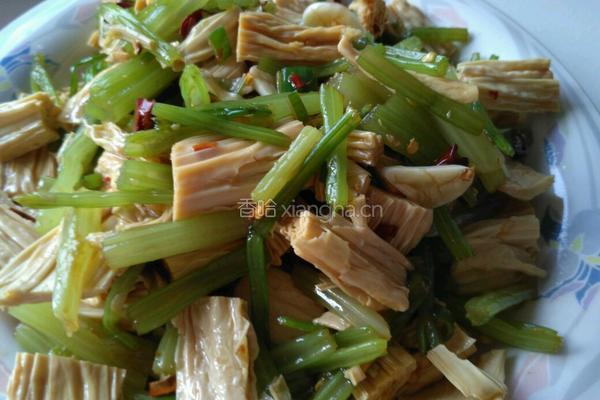 腐竹拌芹菜的做法图解5