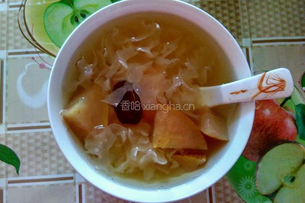 银耳雪梨冰糖水的做法图解4