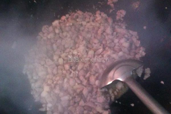 黄豆嘴炒肉丁的做法图解2
