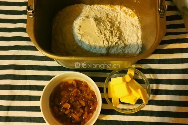 春之花环面包的做法图解1