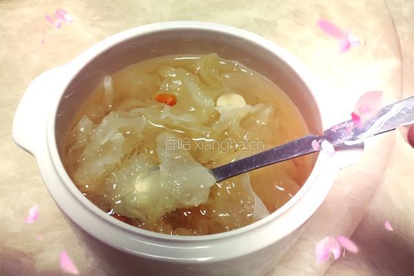 银耳莲子燕窝的做法图解5