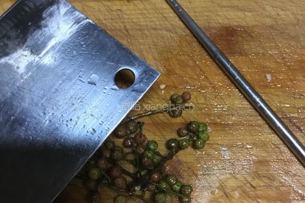 鲜椒鲫鱼的做法图解4