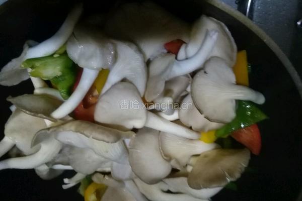 彩椒袖珍菇的做法图解5