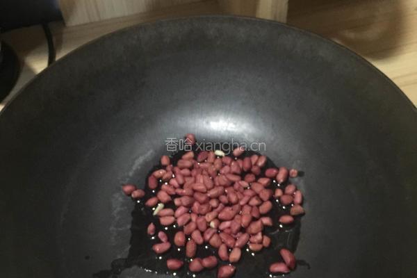 炒花生米的做法图解3