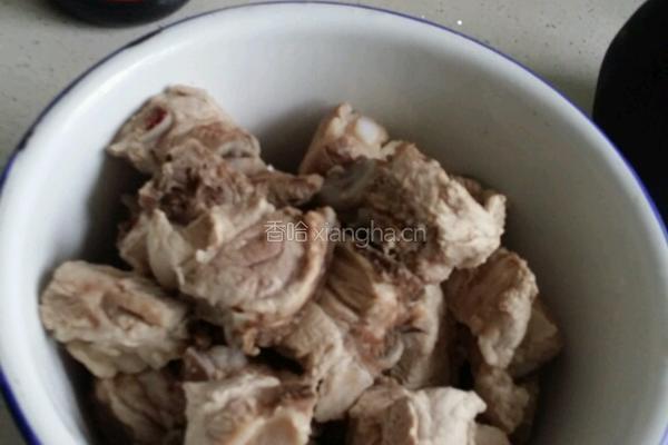 排骨炖土豆的做法图解2