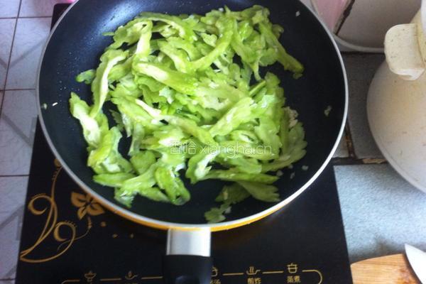 清炒苦瓜的做法图解4