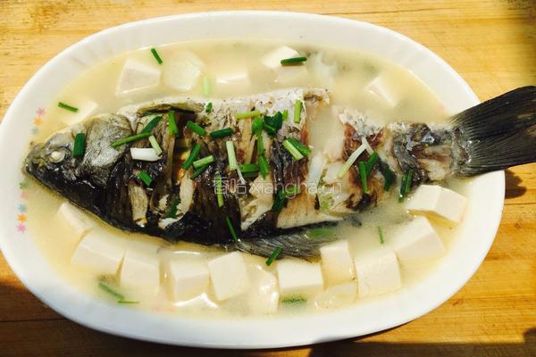 鲫鱼豆腐汤的做法图解7