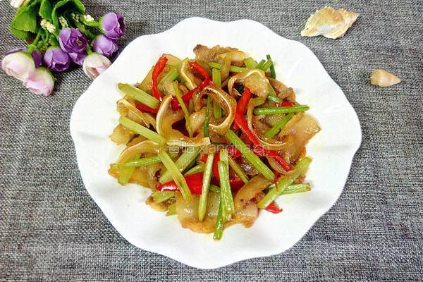 芹菜炒猪耳朵的做法图解9