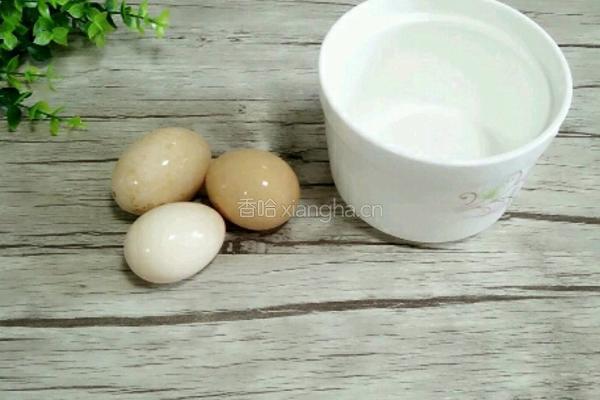 虾仁鸡蛋羹的做法图解1