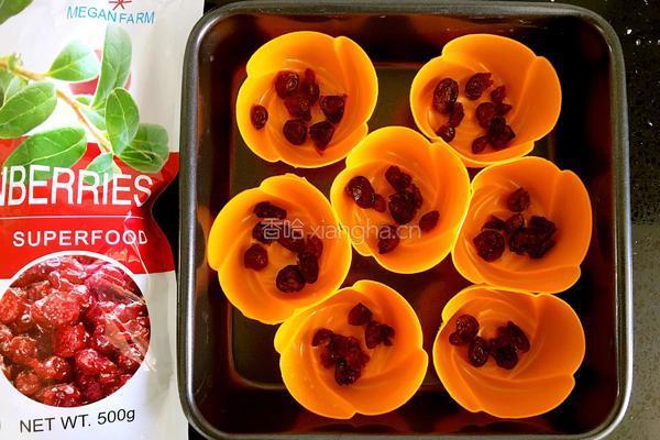 蔓越莓牛奶冰糕的做法图解1
