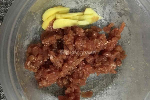 皮蛋瘦肉粥的做法图解2
