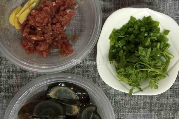 皮蛋瘦肉粥的做法图解4