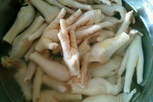 泡椒凤爪的做法图解4