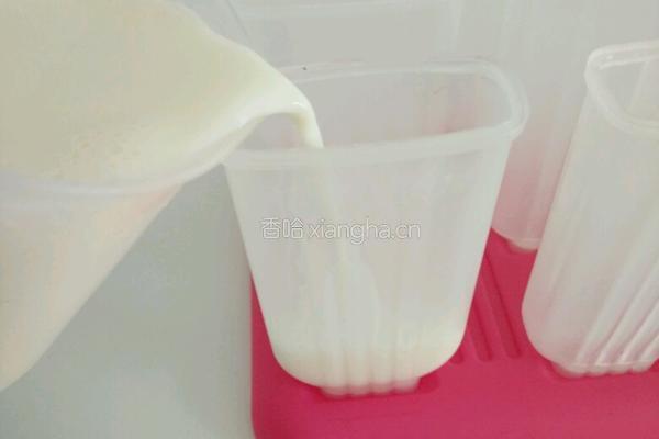 蜜豆牛奶冰棒的做法图解5