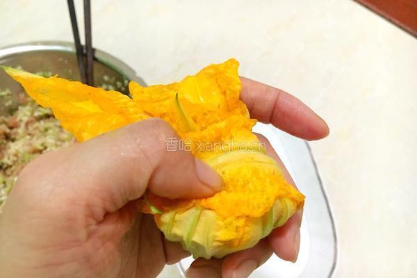 南瓜花酿肉的做法图解11
