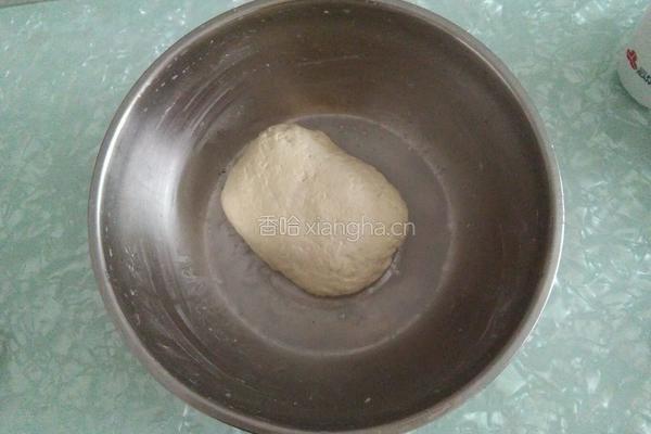 腊肠馅饼的做法图解1