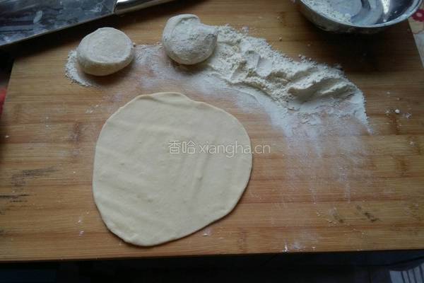 腊肠馅饼的做法图解4
