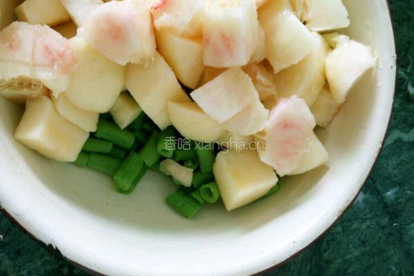 苹果桃子豆角沙拉(一天一菜)的做法图解2