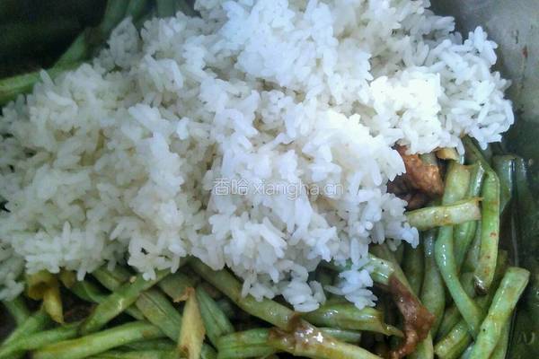 豆角闷饭的做法图解5