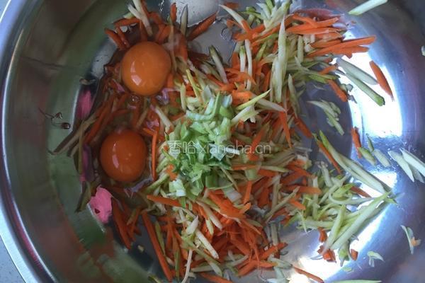 西葫芦饼的做法图解2