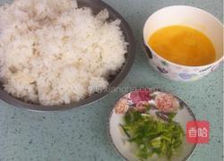 蛋炒饭的做法图解1