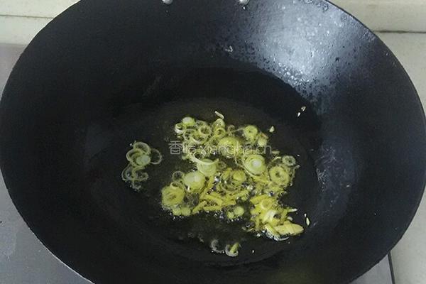 西红柿鸡蛋面的做法图解2