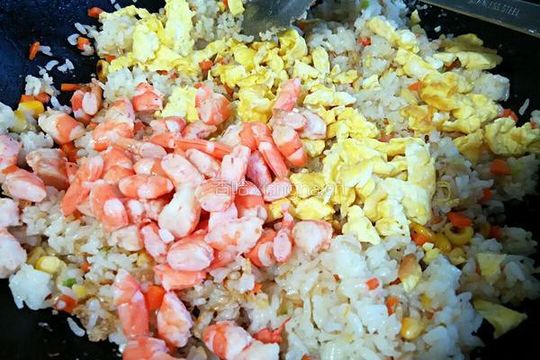 咖哩虾仁炒饭的做法图解8