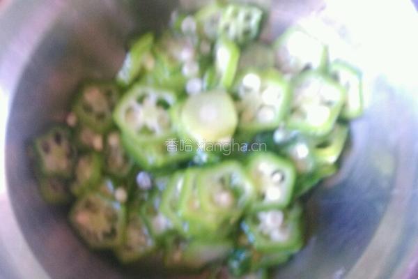 黄秋葵蒸蛋羹的做法图解3