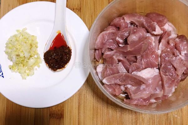 香炸小酥肉的做法图解2