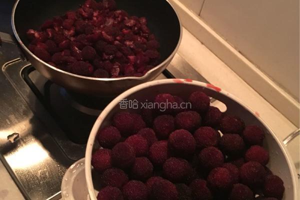 杨梅果酱的做法图解2