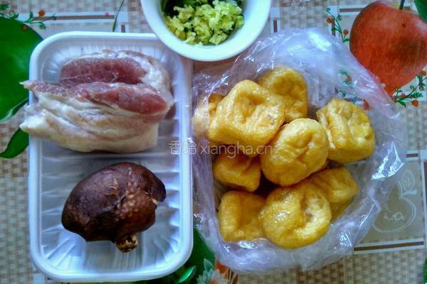 五花肉酿豆腐的做法图解1